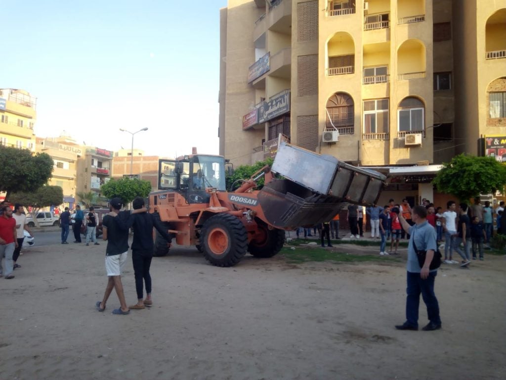 جهاز العاشر يشُن حملة مكبرة لإزالة التعديات والإشغالات بالمدينة