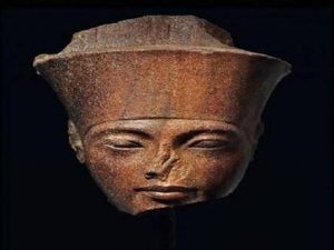 «كريستيز» تسدل الستار على واقعة بيع آثار مصرية بلندن.. و«الآثار» تستعد لفصل جديد