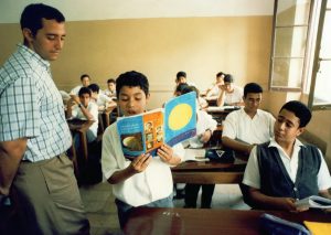 «التعليم»: التعاقد على 650 ألف تابلت.. ورئيس الوزراء يكلف بمراجعة أسعار الكتب