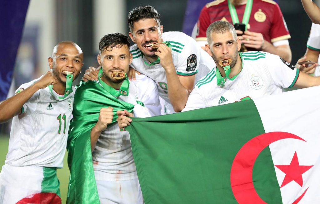 الجارديان: خشونة الجزائريين أفسدت تفوقهم الكروي في كأس الأمم الأفريقية