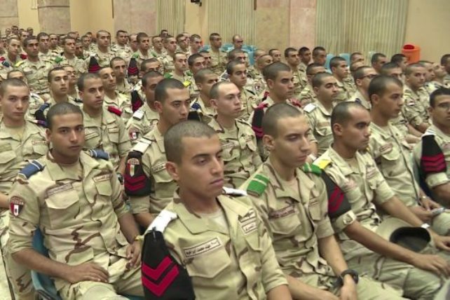 مدير الكلية الفنية العسكرية: طلاب الكلية يتدربون فى المشروعات القومية الضخمة التى تشهدها مصر