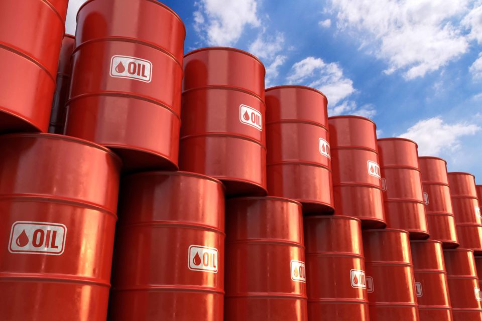 أسواق النفط تشهد تقلبات مع ترقب التوترات المتصاعدة في الخليج
