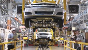 برلماني: توطين صناعة السيارات يدعم الاقتصاد الأخضر ويفتح أسواقا جديدة للدولة
