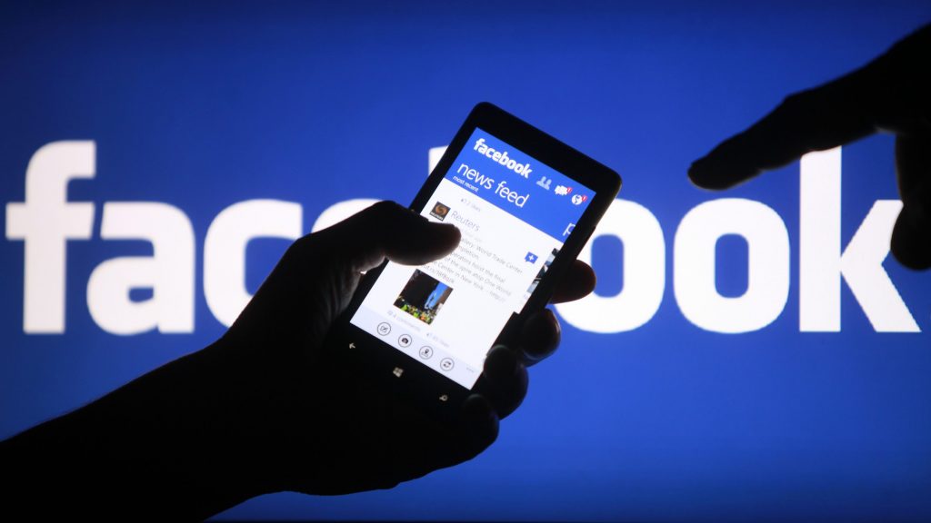 «فيسبوك» يستعد لحفل تنصيب «بايدن» بقرار مؤقت