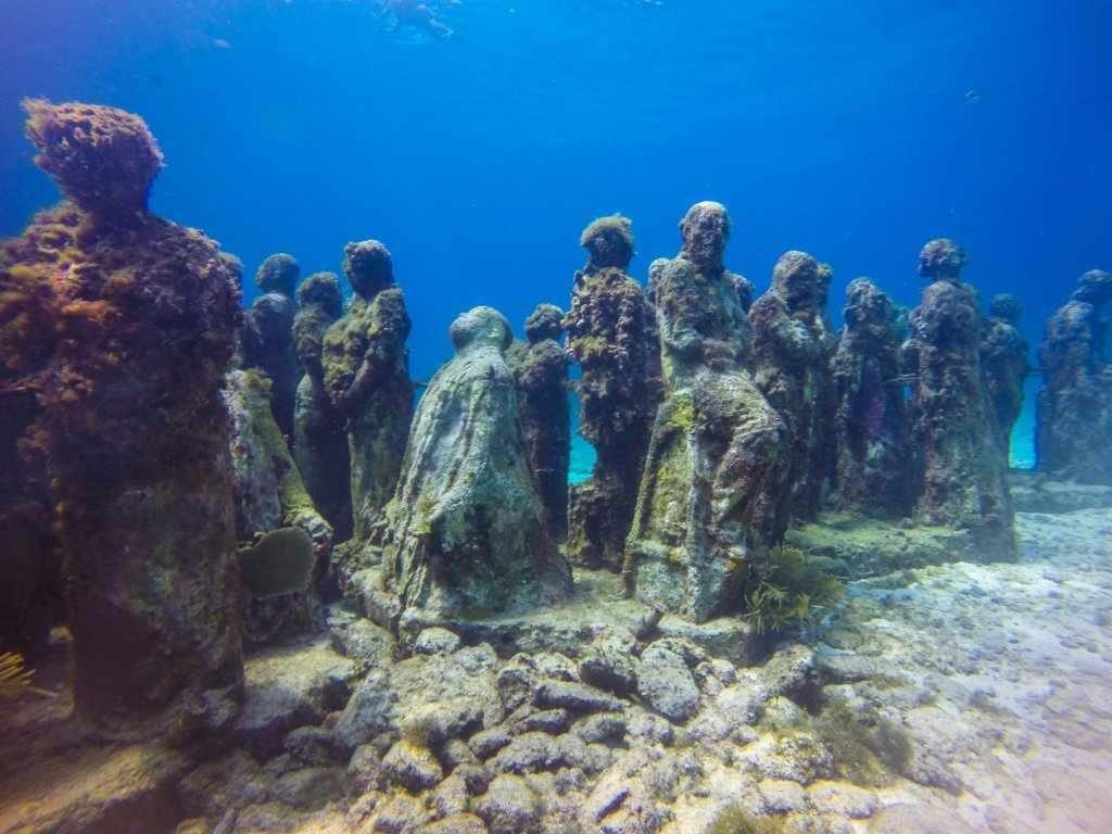 الأردن يطلق أول متحف عسكري تحت الماء في خليج العقبة