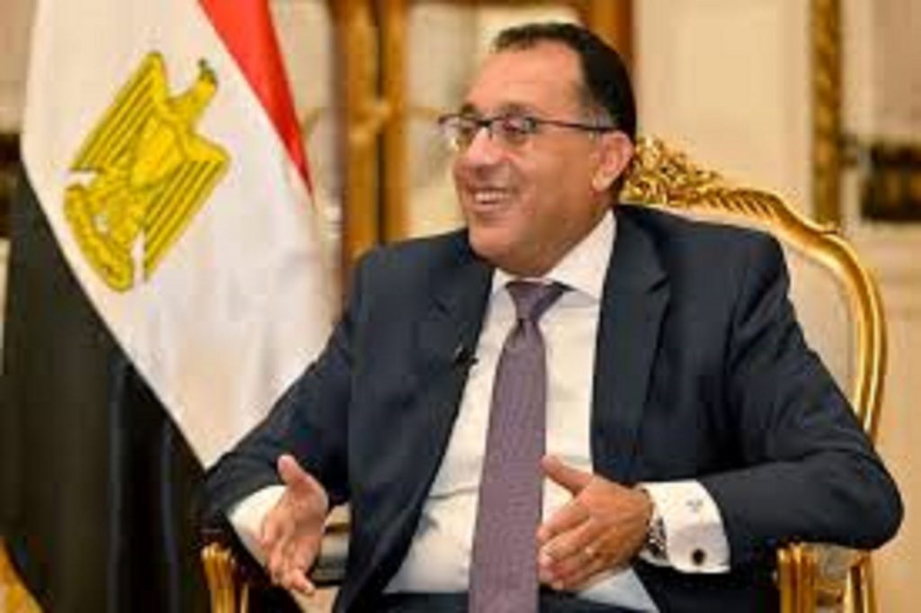 رئيس الوزراء يوجه بتنفيذ مقترح  فولكس فاجن  لتصنيع السيارات في مصر