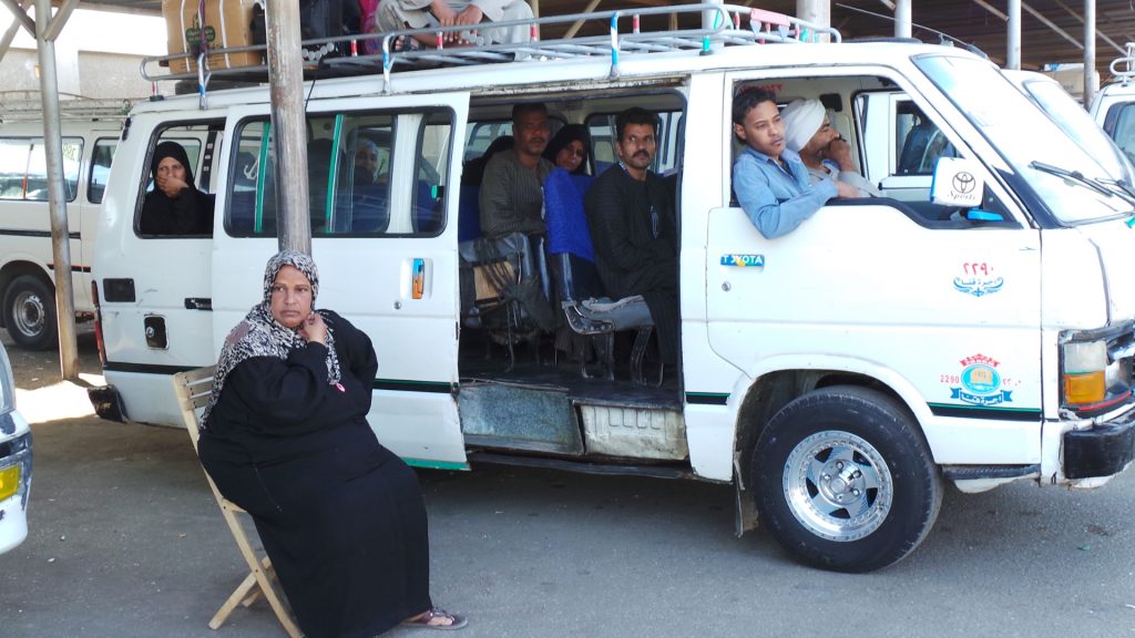 جهاز 6 أكتوبر: ترخيص 188 ميكروباص أجرة بدلا من النصف نقل