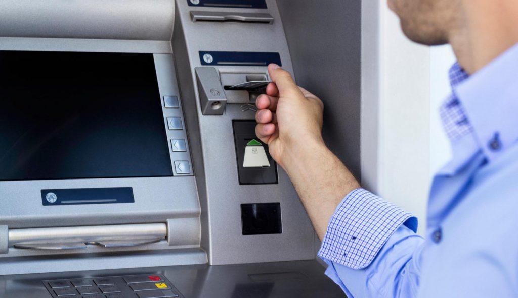 4 أخطاء شائعة عليك تجنبها عند التعامل مع الـ«ATM» - جريدة المال