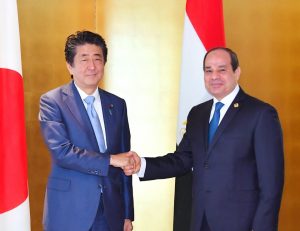 السيسى يعقد قمة موسعة مع رئيس وزراء اليابان على هامش «قمة التيكاد»