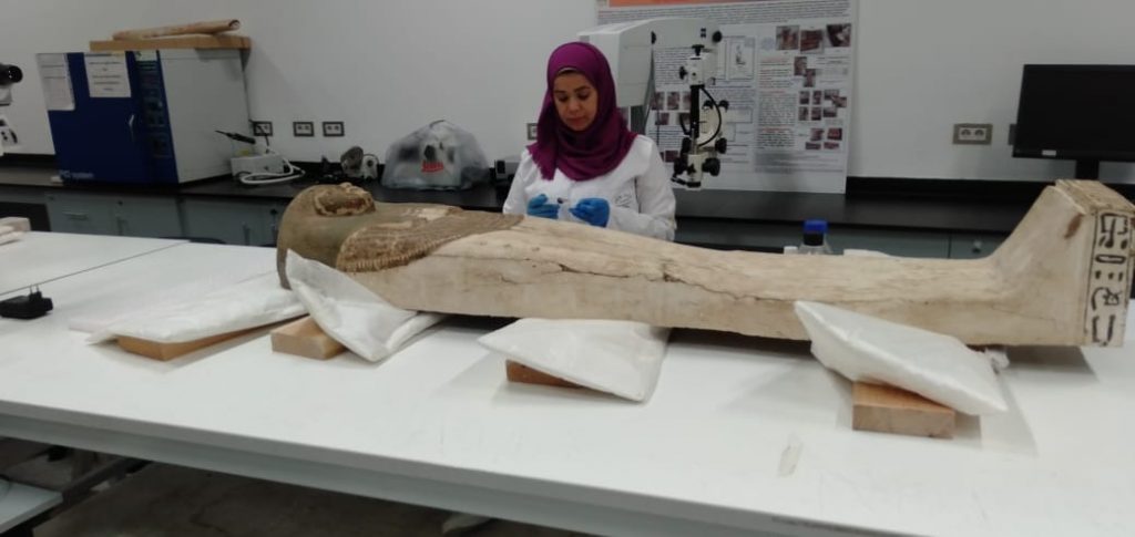 مدير الترميم بالمتحف الكبير: أعمال تعقيم وصيانة تابوت عنخ آمون تستغرق 8 أشهر