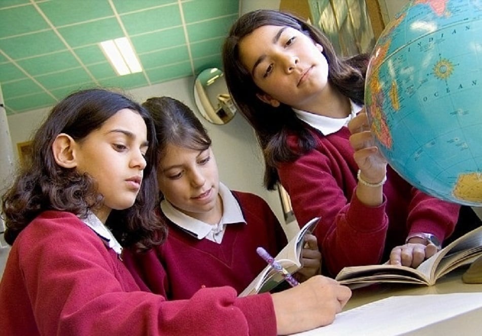 مساهم وثلاثة أشقاء فى «المصرية لنظم التعليم» يتبادلون 10.8 مليون سهم