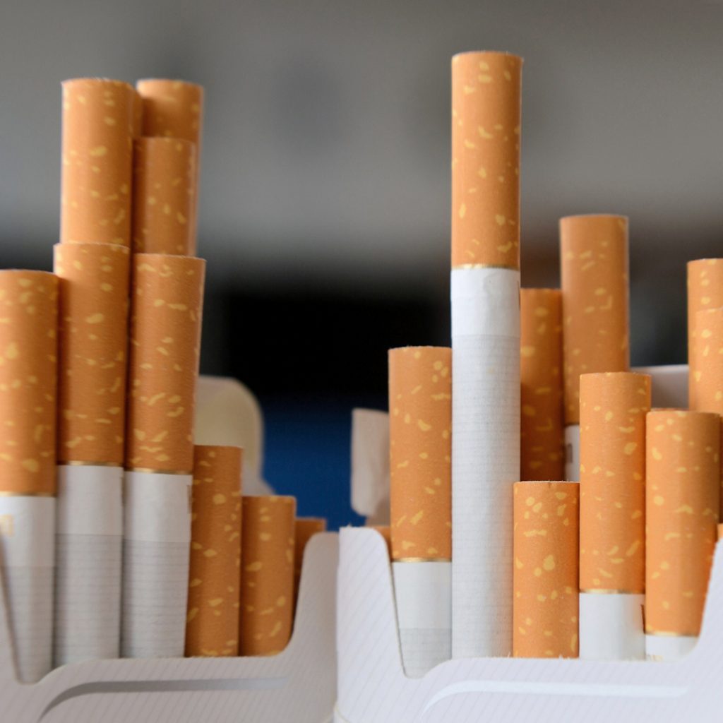 تراجع 99% بالإيرادات الضريبية على التبغ والسجائر المستوردة في 6 أشهر