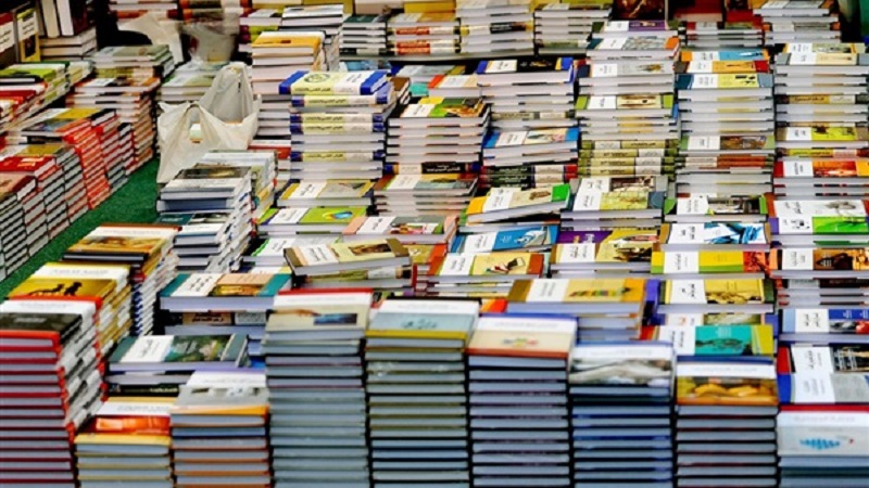 مباحث المصنفات تضبط 9500 كتاب مقلد قبل تصديرهم لدولة عربية (صور)
