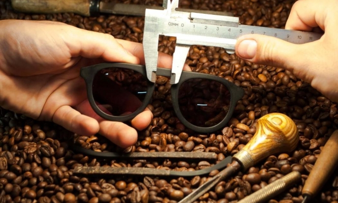 أوتشيس كوفى الأوكرانية تبتكر نظارة الشمسية برائحة القهوة الساخنة