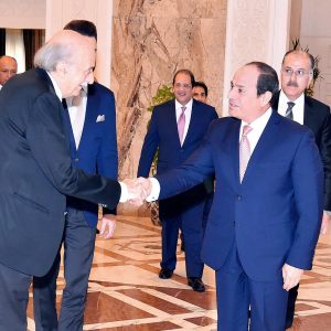 السيسي يؤكد لـ«جنبلاط» حرص مصر على استقرار لبنان وتجنيبها مخاطر الصراعات