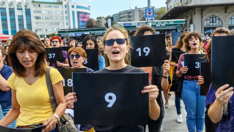 رفعت شعار «لا أريد أن أموت».. احتجاجات نسائية في أعقاب قتل تركي لزوجته