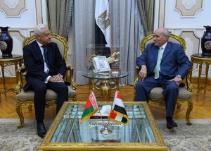 وزير الإنتاج الحربي يستقبل سفير بيلاروسيا لانتهاء فترة عمله بمصر