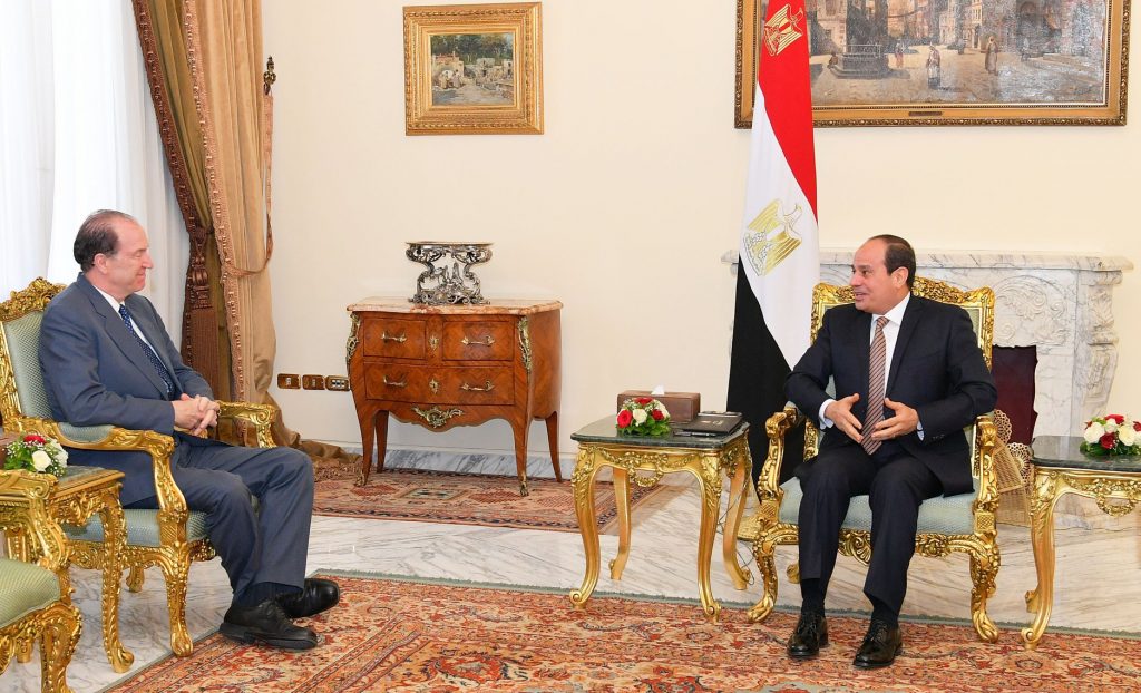 رئيس البنك الدولي يلتقي السيسي ويشيد بقدرة مصر على تجاوز الصعاب