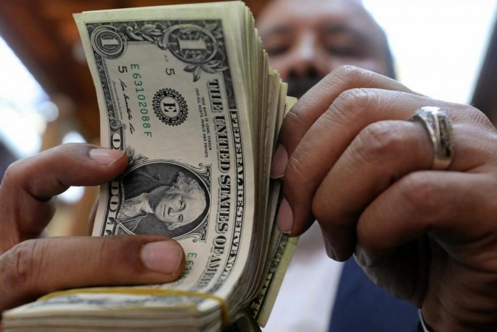 سعر صرف الدولار في البنوك المصرية الإثنين 21-10-2019
