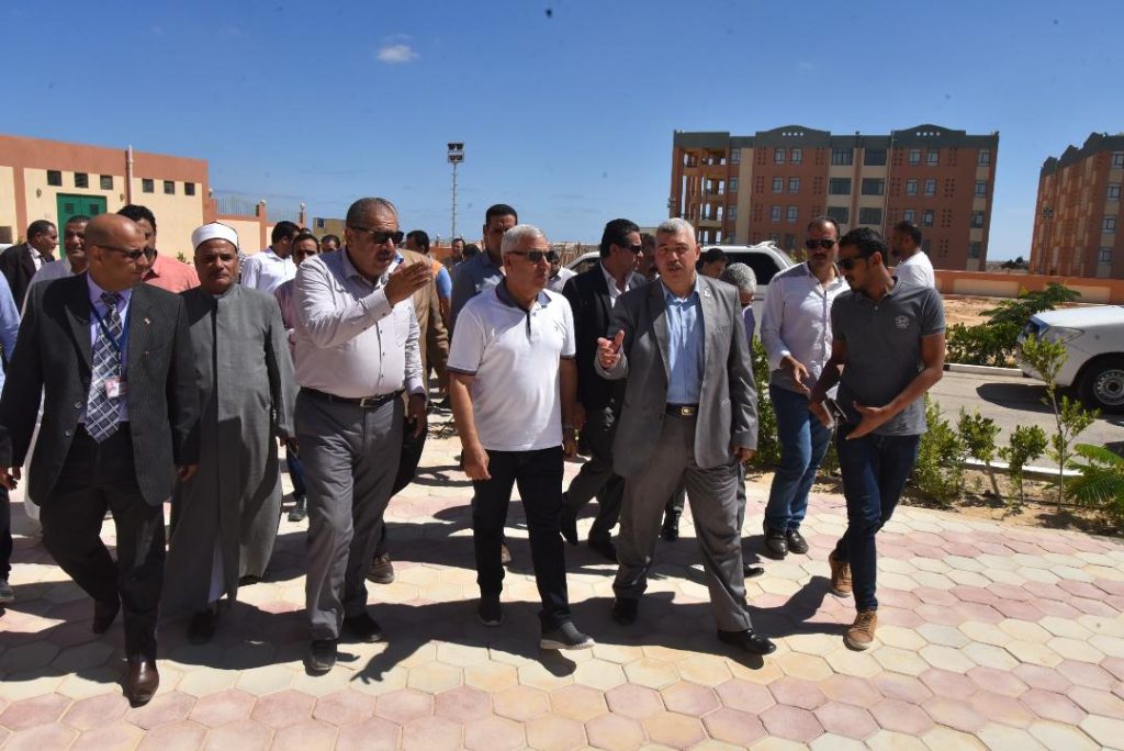 محافظ مطروح يفتتح عدة مشروعات خدمية بالضبعة