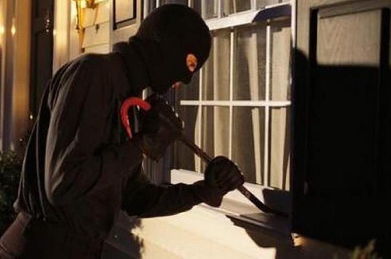 ضبط المتهمين بسرقة أجهزة معملية من كلية في الإسكندرية