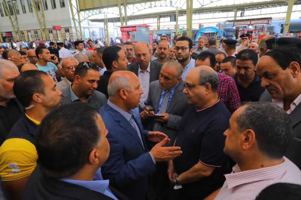 وزير النقل يكلف قيادات السكة الحديد بتعليمات جديدة.. تعرف عليها
