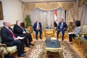 وزير الاتصالات الفلسطيني يشيد بالتجربة المصرية في القطاع