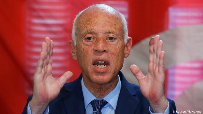 قيس سعيد : محاولات لاستدراج الجيش التونسي إلى صراعات سياسية