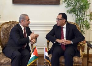 تفاصيل جلسة المباحثات الموسعة لرئيسي وزراء مصر وفلسطين (صور)