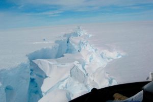 العملاق آميري.. أكبر انفصال لجبل جليدي منذ 50 عاما