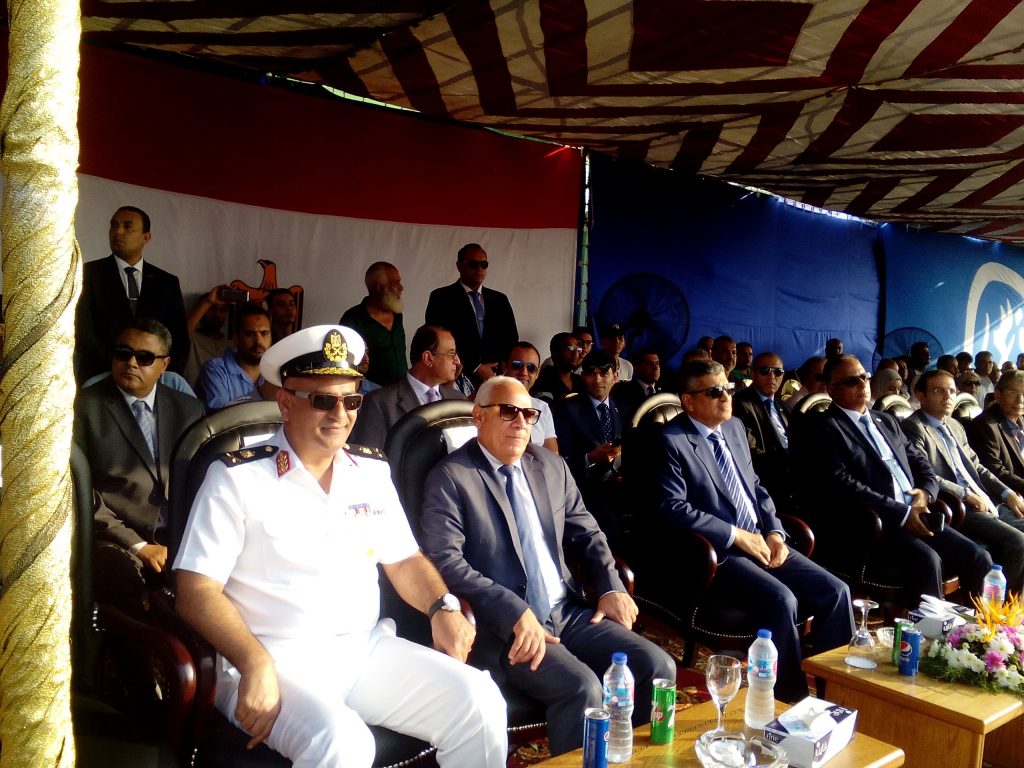 رئيس قناة السويس ومحافظ بورسعيد يشهدان تدشين القاطرة "علي شلبي" بقوة شد 70 طن