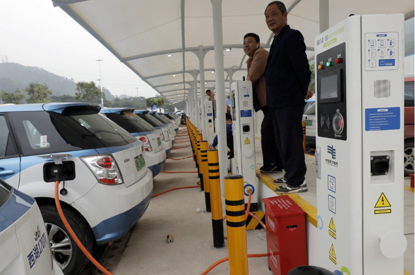الصين تهزم الولايات المتحدة 8 إلى 1 في عدد محطات شحن السيارات الكهربائية