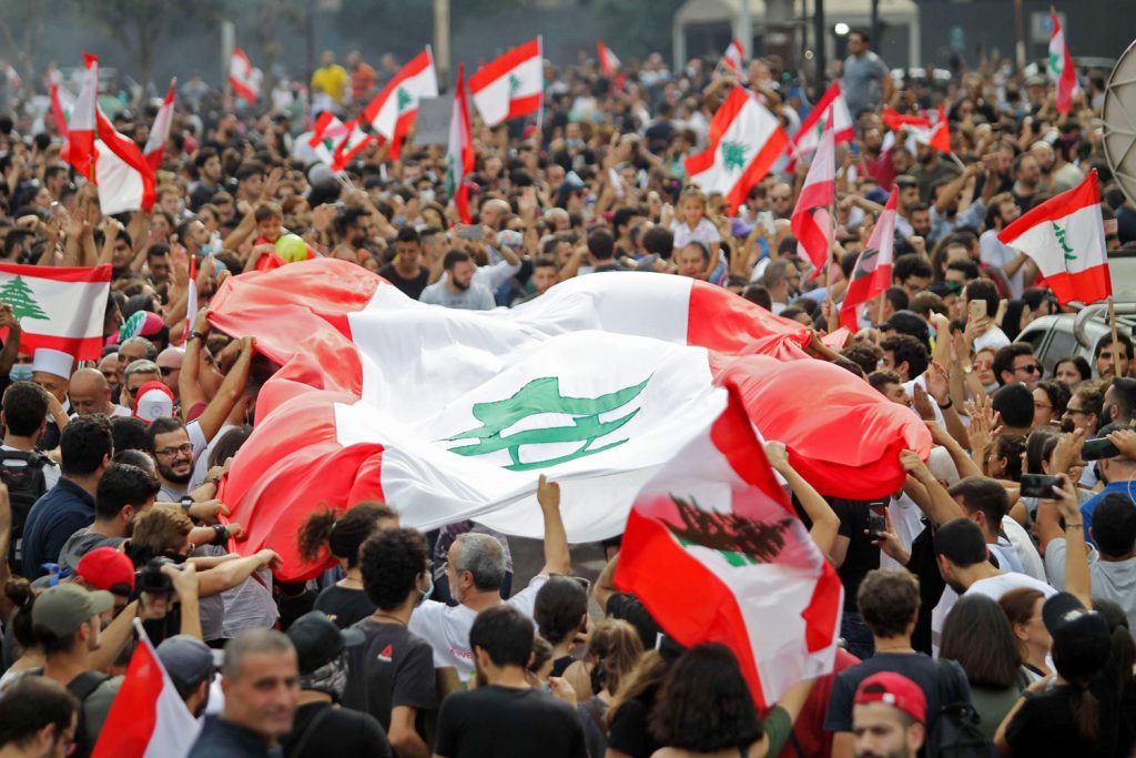 السنيورة: يجب استدعاء الجيش اللبناني للسيطرة على الأوضاع