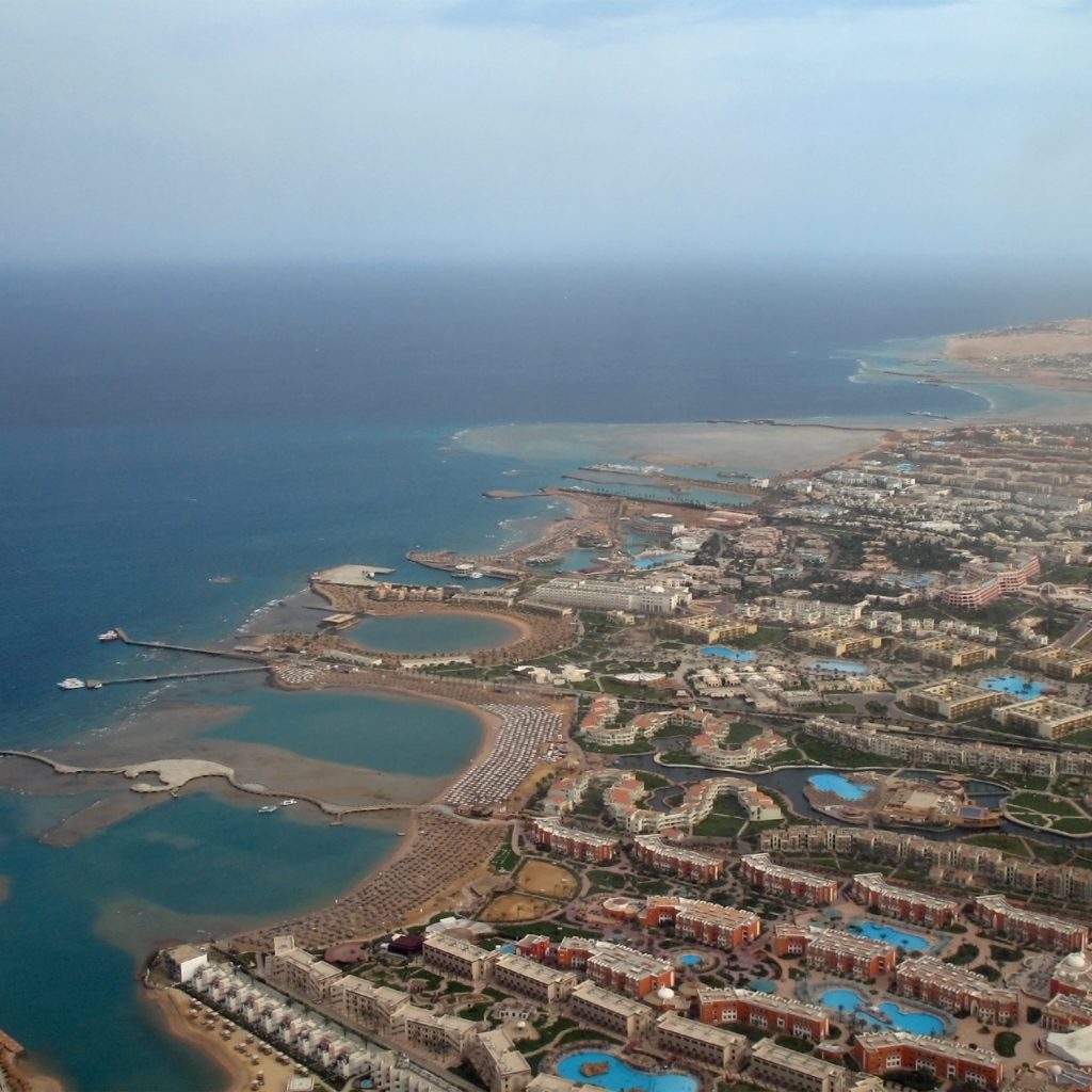 السياحة: متوسط إشغالات فنادق البحر الأحمر 75%.. وزيادة عدد الليالي إلى 127 مليونًا