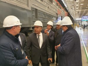 في مستهل زيارته لروسيا.. وزير النقل يتفقد مصنع ترانسماش لجرارات السكك الحديدية