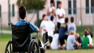 الحكومة تُعدل قانون ذوي الإعاقة بالسماح لأقاربهم من الدرجة الثانية بقيادة سياراتهم