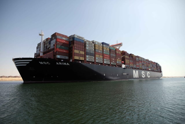 قناة السويس تشهد عبور أكبر سفينة حاويات فى العالم «MSC ARINA» بحمولة 234 ألف طن