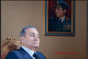 هاشتاج «حسني مبارك» يتصدر تويتر عالميًا بعد وفاته