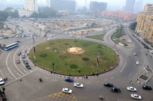 وزير الإسكان يوجه بتوقيتات محددة لتطوير ميدان التحرير إلى «مزار سياحي»
