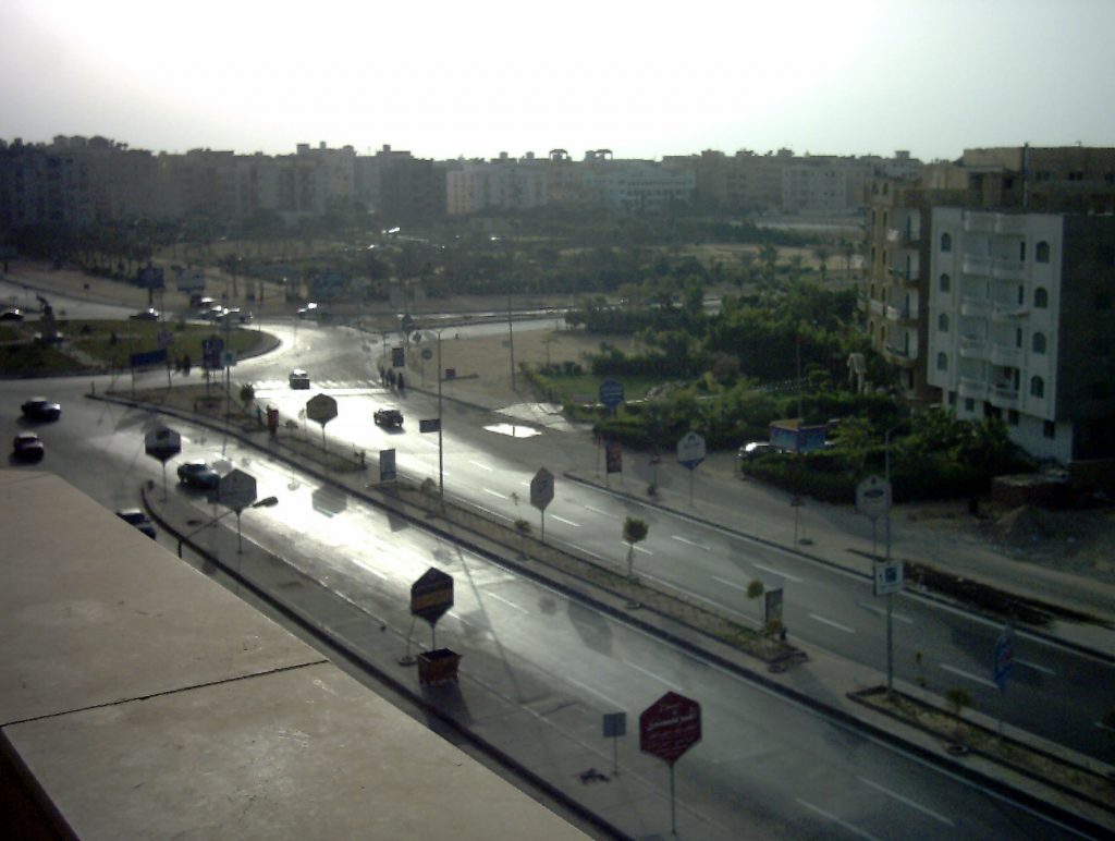 جهاز 6 أكتوبر : تنفيذ مطبات مطاطية لتهدئة السرعات على طريق دهشور إسكندرية