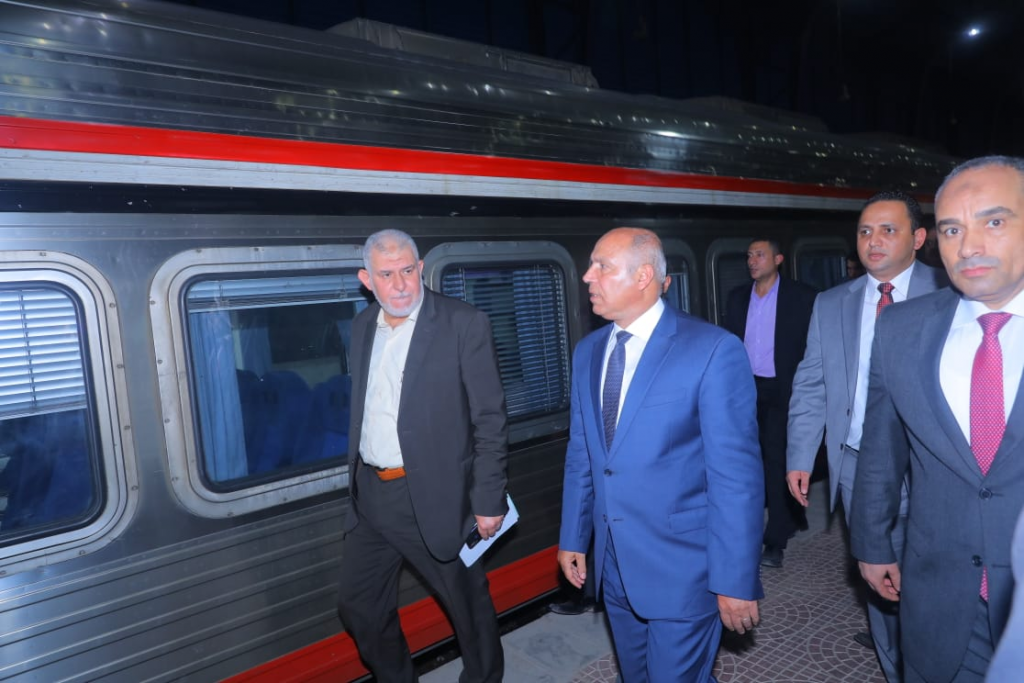 وزير النقل: تعاقدنا مع الاستشاري سيسترا لتطوير قطار أبو قير وتحويله إلى مترو