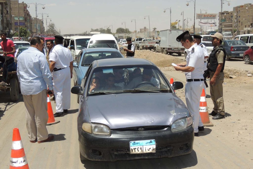 رادارات حديثة لمراقبة سرعة المركبات.. و«مرور القاهرة» تناشد بالالتزام (صور)