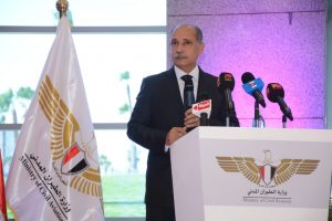 وزير الطيران: الجانب البريطاني أنبهر بالإجراءات الأمنية الموجودة بالمطارات المصرية