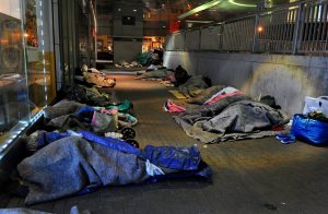 لاس فيجاس تعاقب آلاف المشردين على النوم فى الشوارع