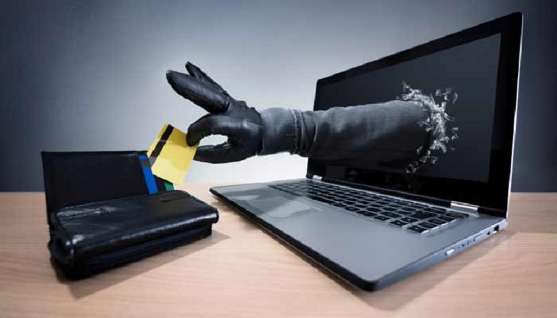 قرصنة إلكترونية.. طالب يسرق حسابات بطاقات الائتمان لعملاء البنوك