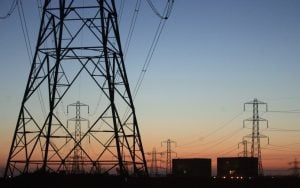 المصرية لنقل الكهرباء توقع 3 عقود بقيمة 1.5 مليار جنيه