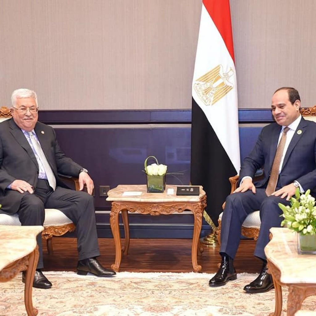 السيسي يتفق مع محمود عباس على مواصلة جهود توحيد الصف الفلسطيني