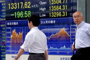 الأسهم اليابانية تستقر قبيل اجتماع ترامب مع المستشارين التجاريين