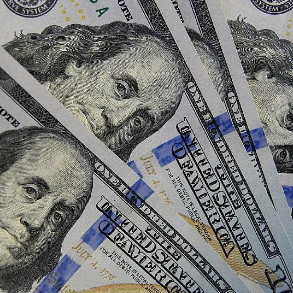 سعر الدولار يرتفع 3 قروش أمام الجنيه خلال تعاملات الأسبوع الماضي
