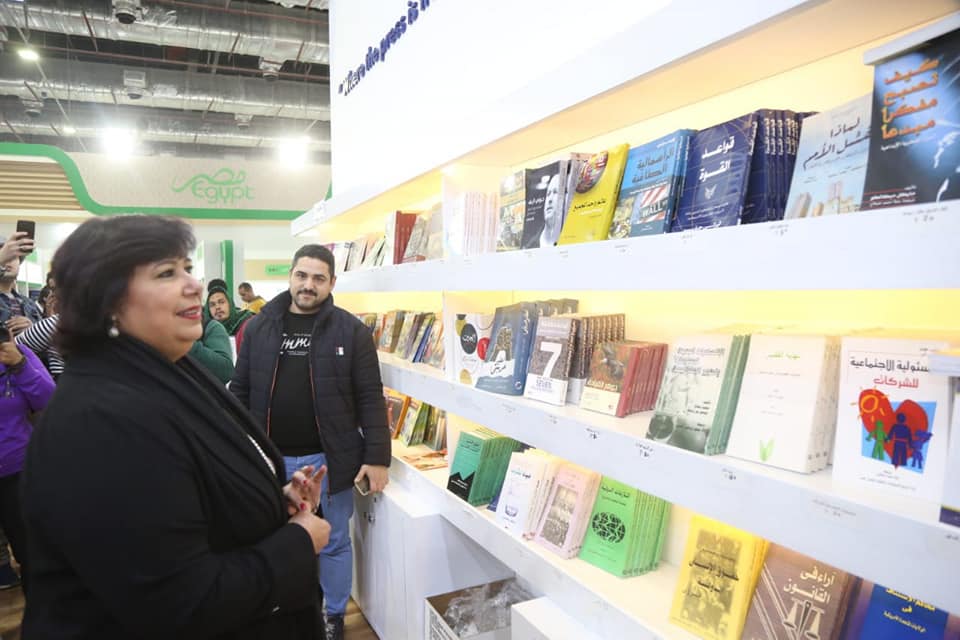 600 ألف زائر لمعرض الكتاب في 4 أيام.. وهيئات وزارة الثقافة تعلن عن أعداد الكتب المبيعة (صور)